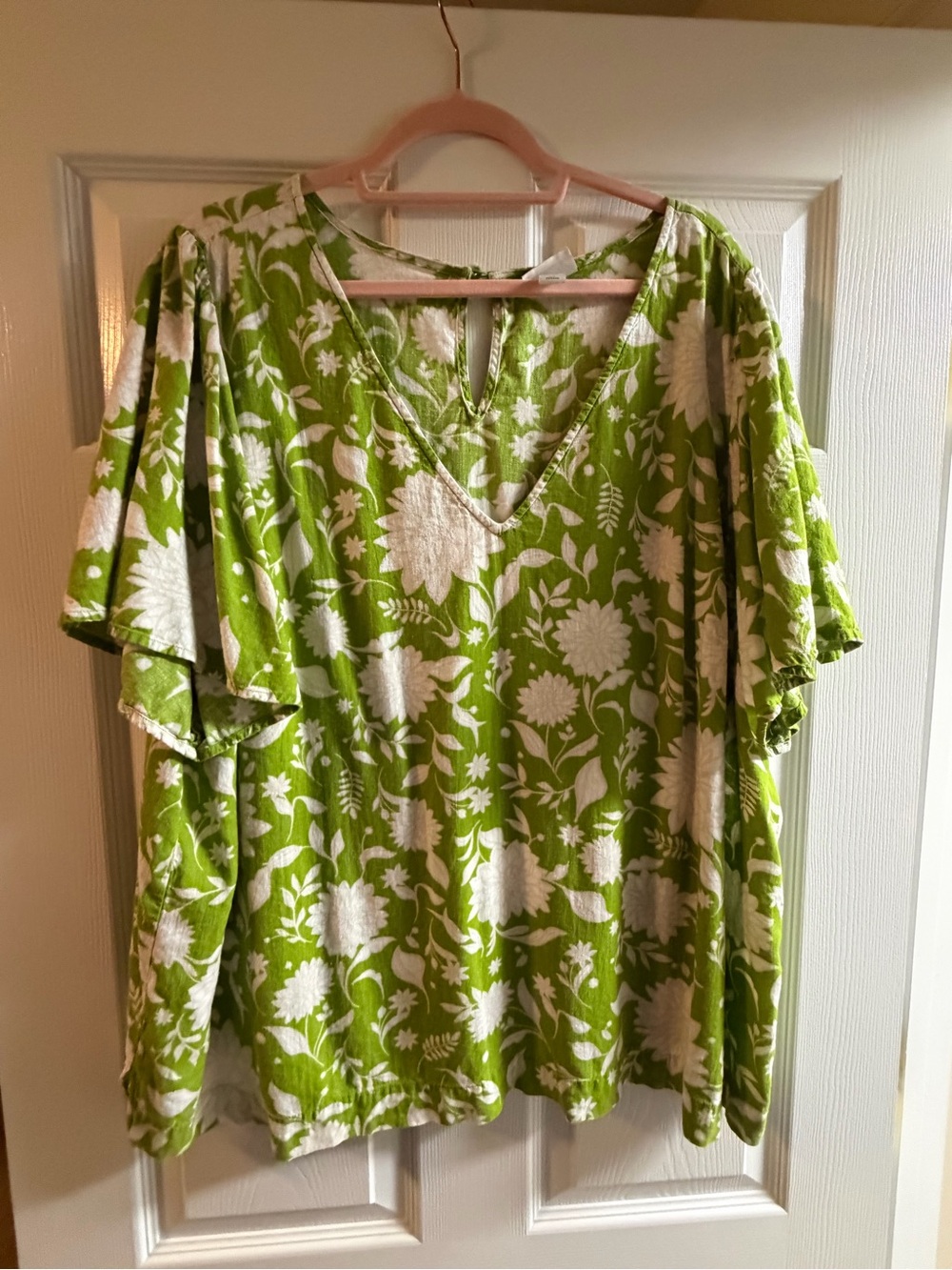 Ava & Viv Lime Green White Floral V-Neck Flutter Sleeve Tunic